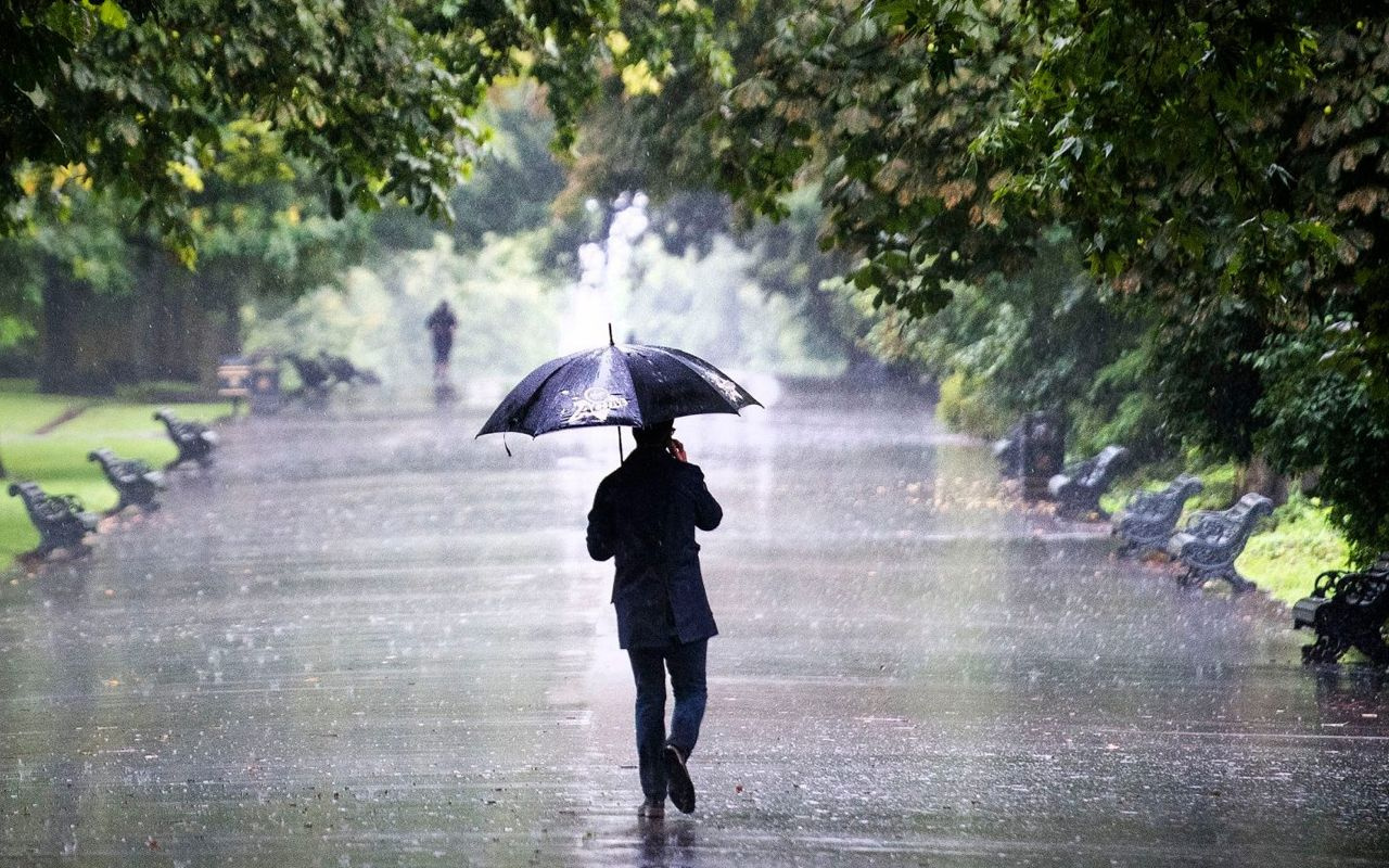 Türkiye hafta sonu sağanak yağışa teslim oluyor! Batıdan gelecek ve yurdu saracak