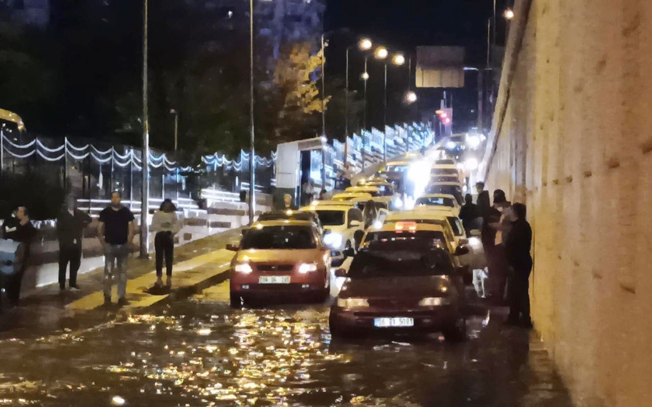 Ankara'yı fırtına dolu ve sel vurdu! Çatılar uçtu yollar göle döndü "Ankara'ya deniz geldi"