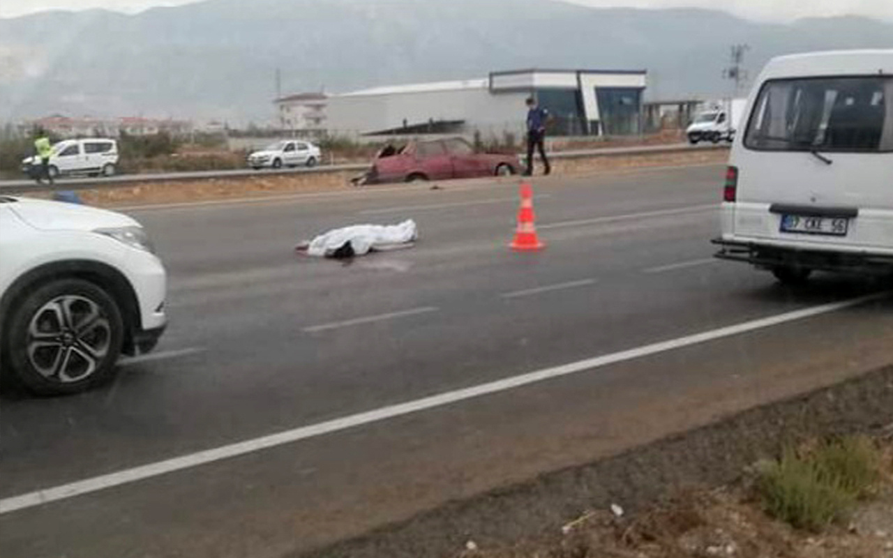 Antalya'da kaza yapan araçtan fırladı! Feci şekilde can verdi