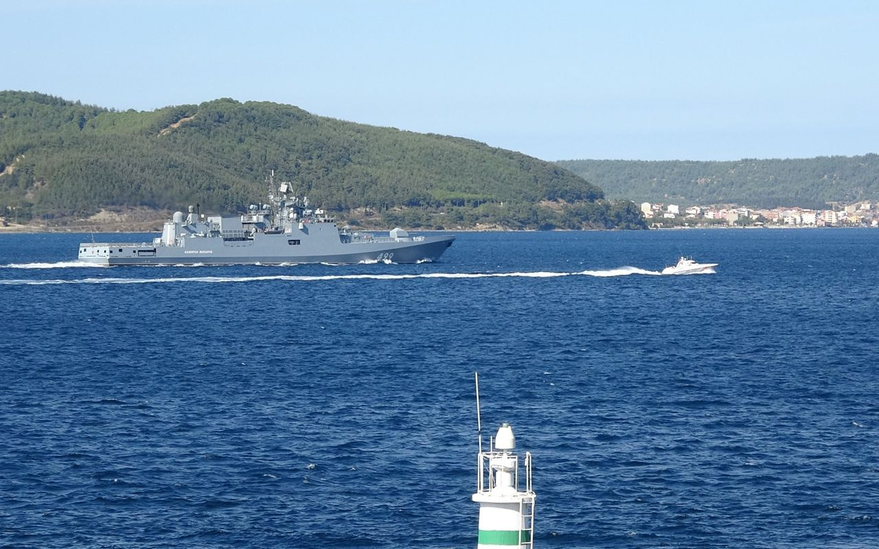 Rusya'nın 'Admiral Makarov'u Çanakkale Boğazı’ndan geçiş yaptı