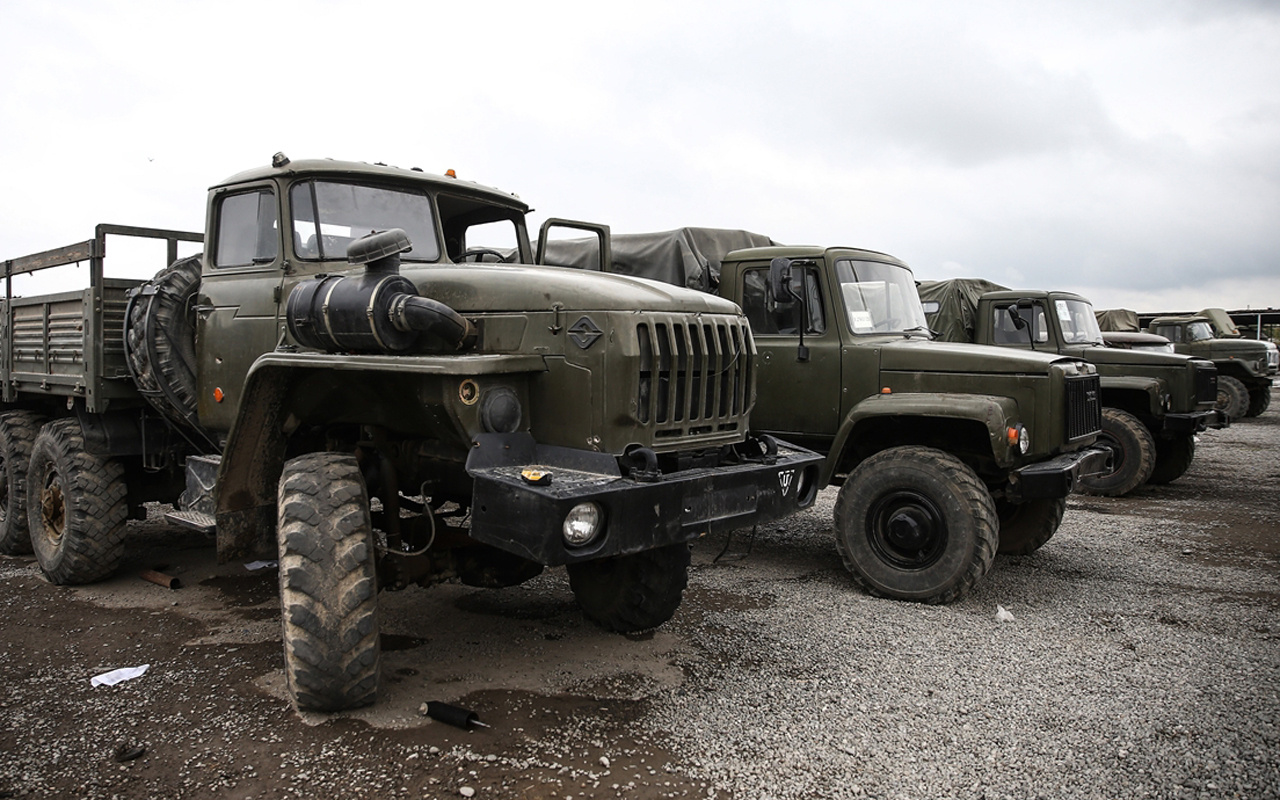 AA, Azerbaycan'ın Ermenistan ordusundan ele geçirdiği askeri araçları görüntüledi