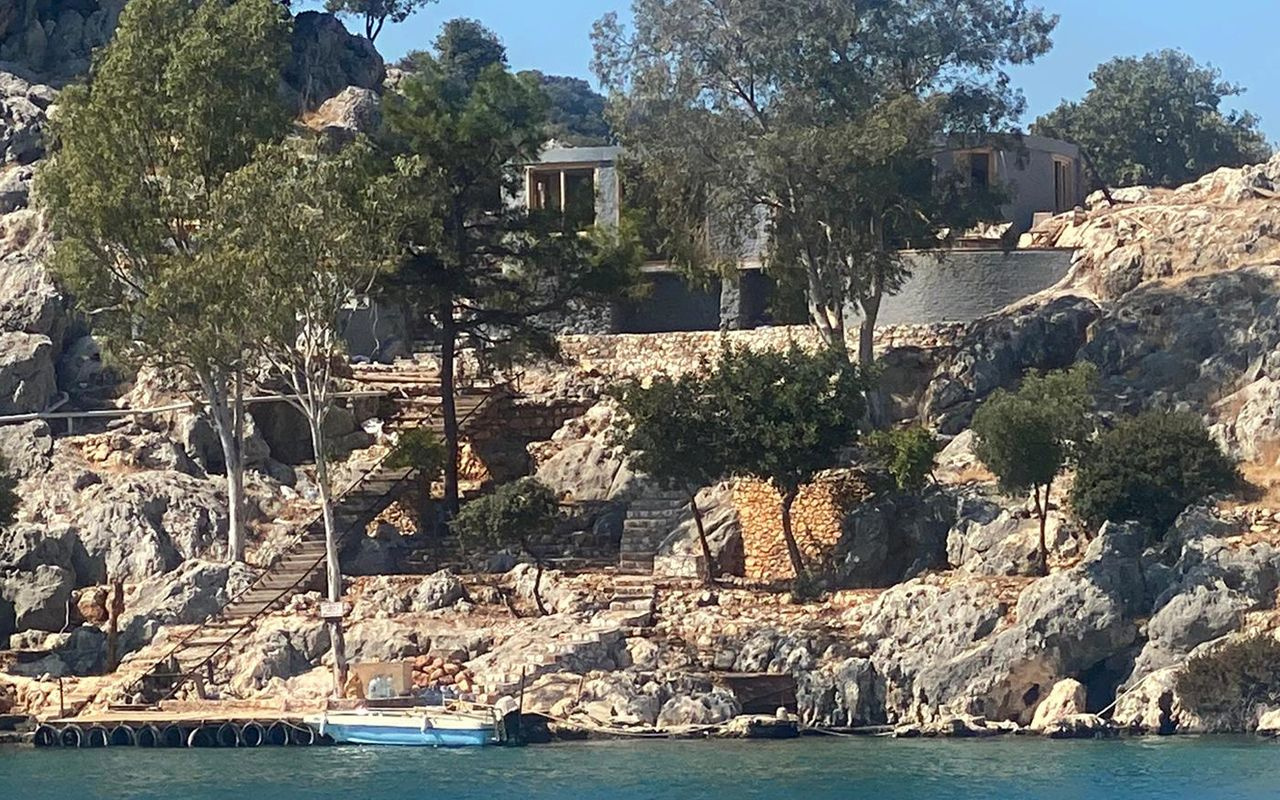Antalya'da İngiliz'in kaçak villası tepki çekmişti bakanlık harekete geçti