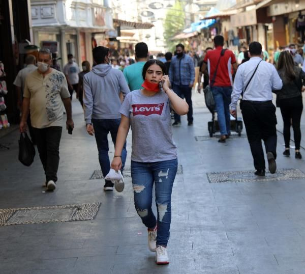 Ne maske ne mesafe! Vaka sayısının arttığı Gaziantep'ten pes dedirten görüntüler