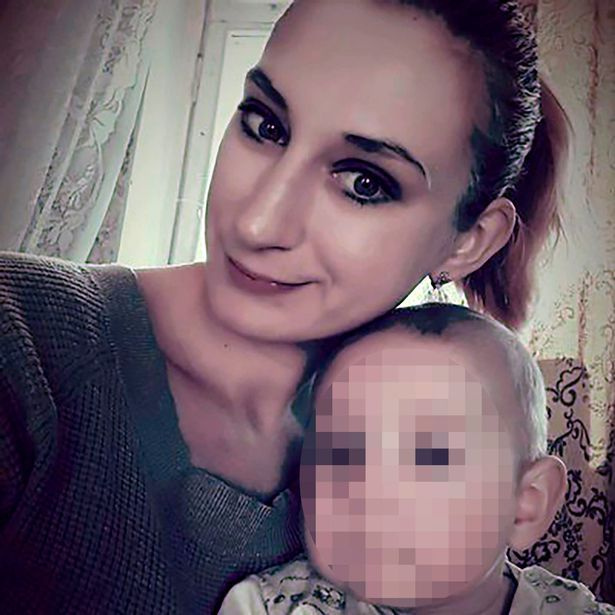 Rusya'da 2 çocuk günlerce anne babasının cesetleriyle uyudu