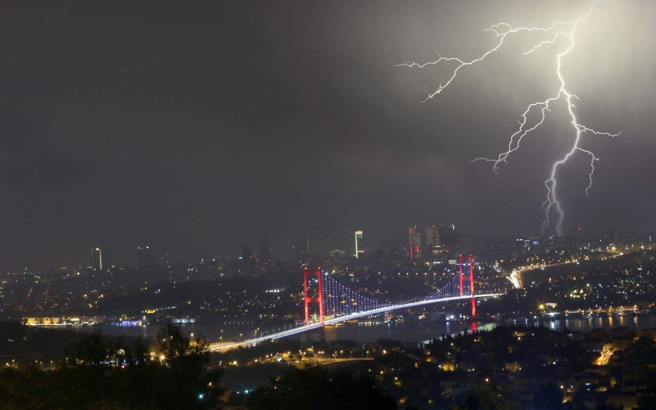 AKOM'dan İstanbullulara son dakika uyarısı! Bu gece başlıyor 10 derece düşecek