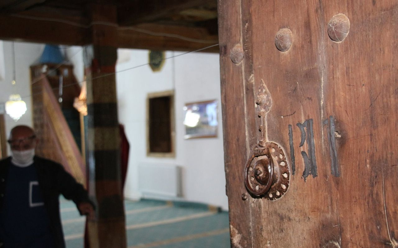 Erzurum'da Osmanlı'dan kalma 400 yıllık 'Tahtalı cami' görenleri etkiliyor