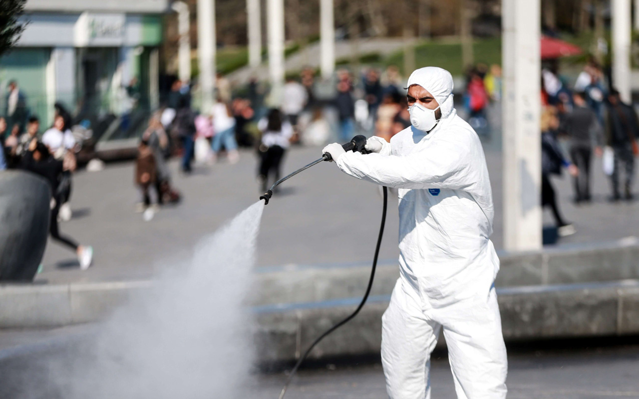 İstanbullulara korkutan uyarı: Böyle devam ederse kentin yarısı virüse yakalanacak