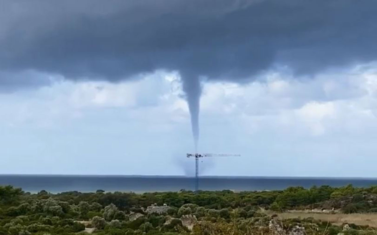 Antalya'da önce hortum sonra dev girdap oluştu! Tüyler ürperten görüntü