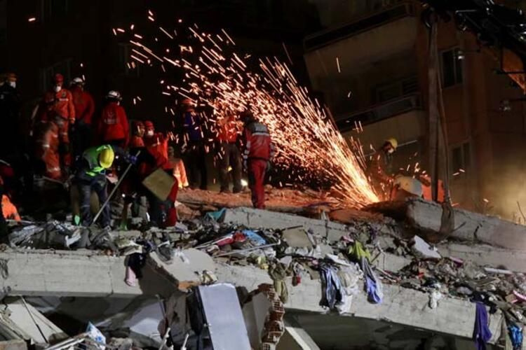 Dünya basını İzmir depremini böyle gördü! New York Times: Çılgın bir kurtarma çabası