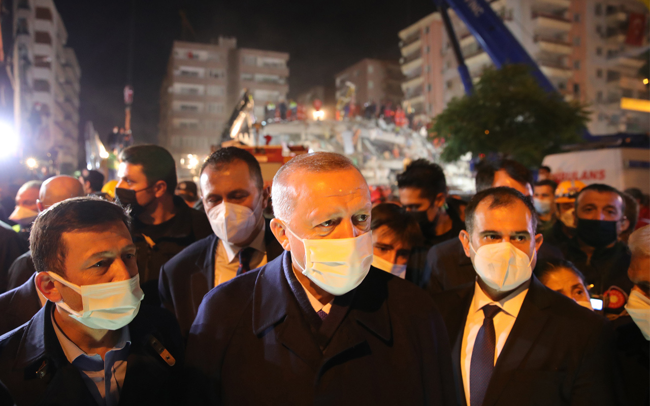 Cumhurbaşkanı Recep Tayyip Erdoğan İzmir deprem bölgesini ziyaret etti