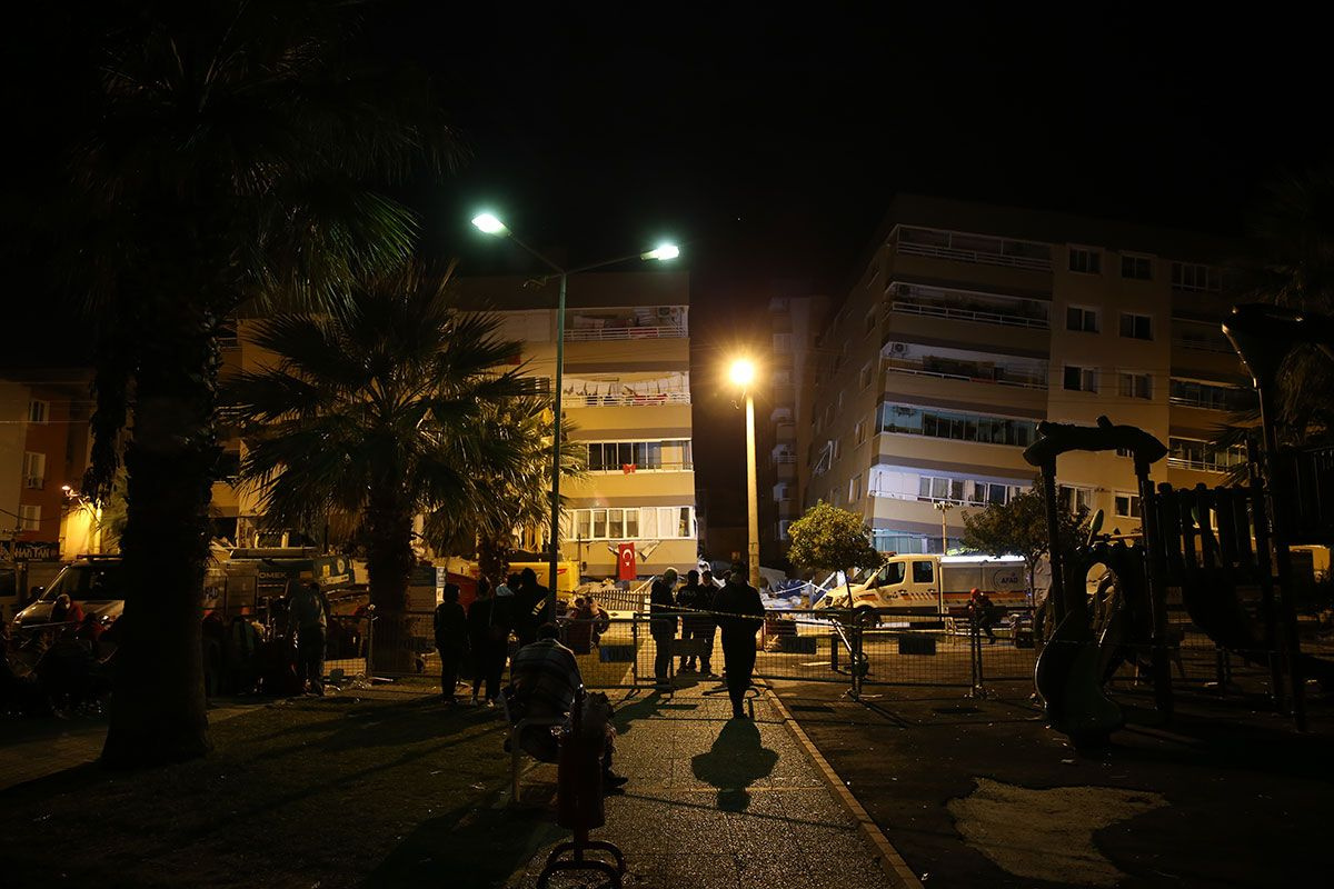 İzmir depreminde can kaybı 60'a yükseldi