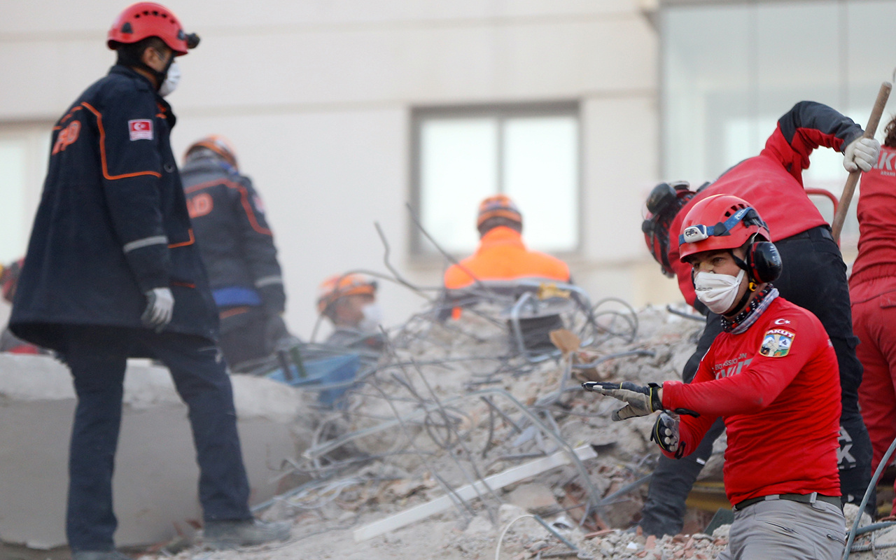 İzmir depreminde ölü sayısı kaç oldu? 3. günde enkazlarda son durum