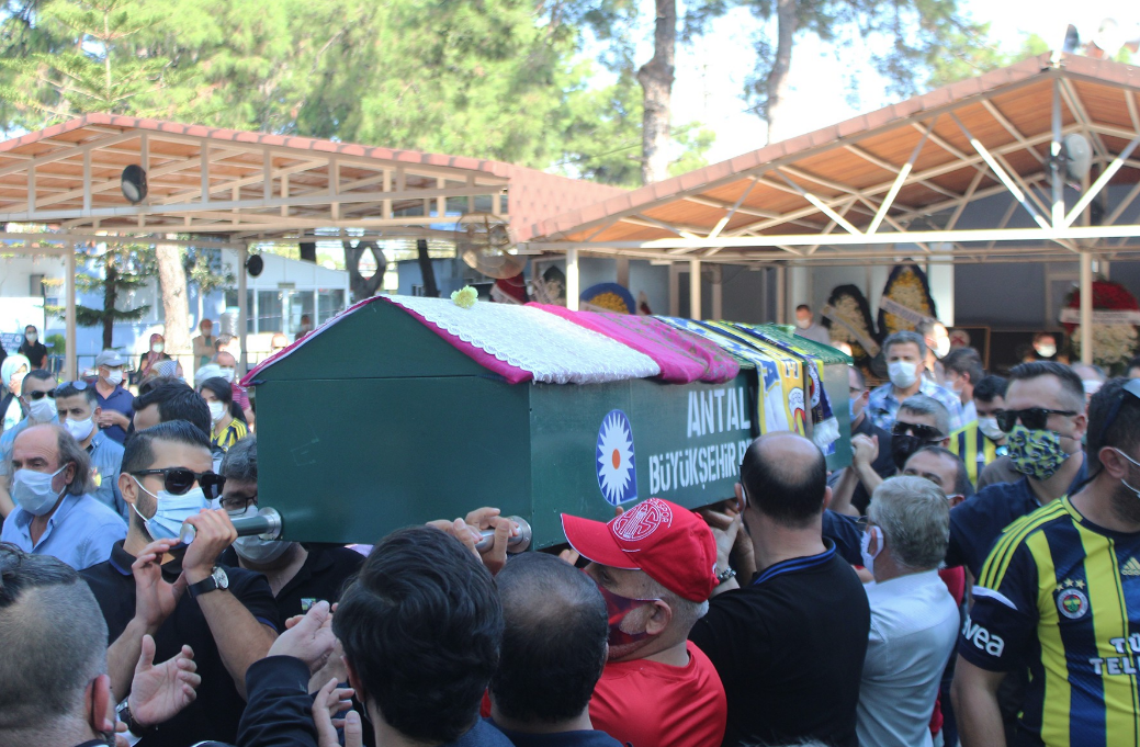 Fenerbahçe TV sunucusu Dilay Kemer'e veda! Son isteği nasip olmadı