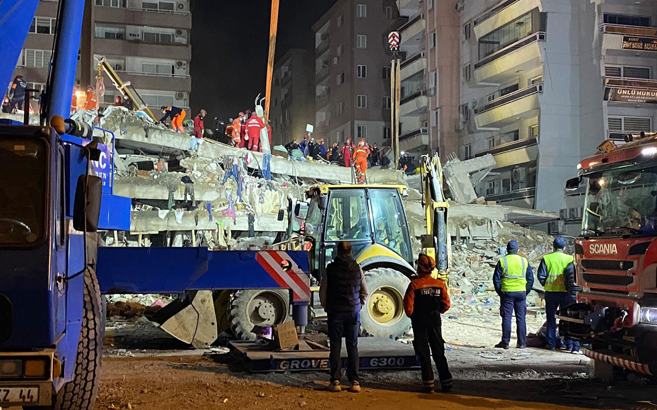 İzmir depreminde can kaybı 60'a yükseldi