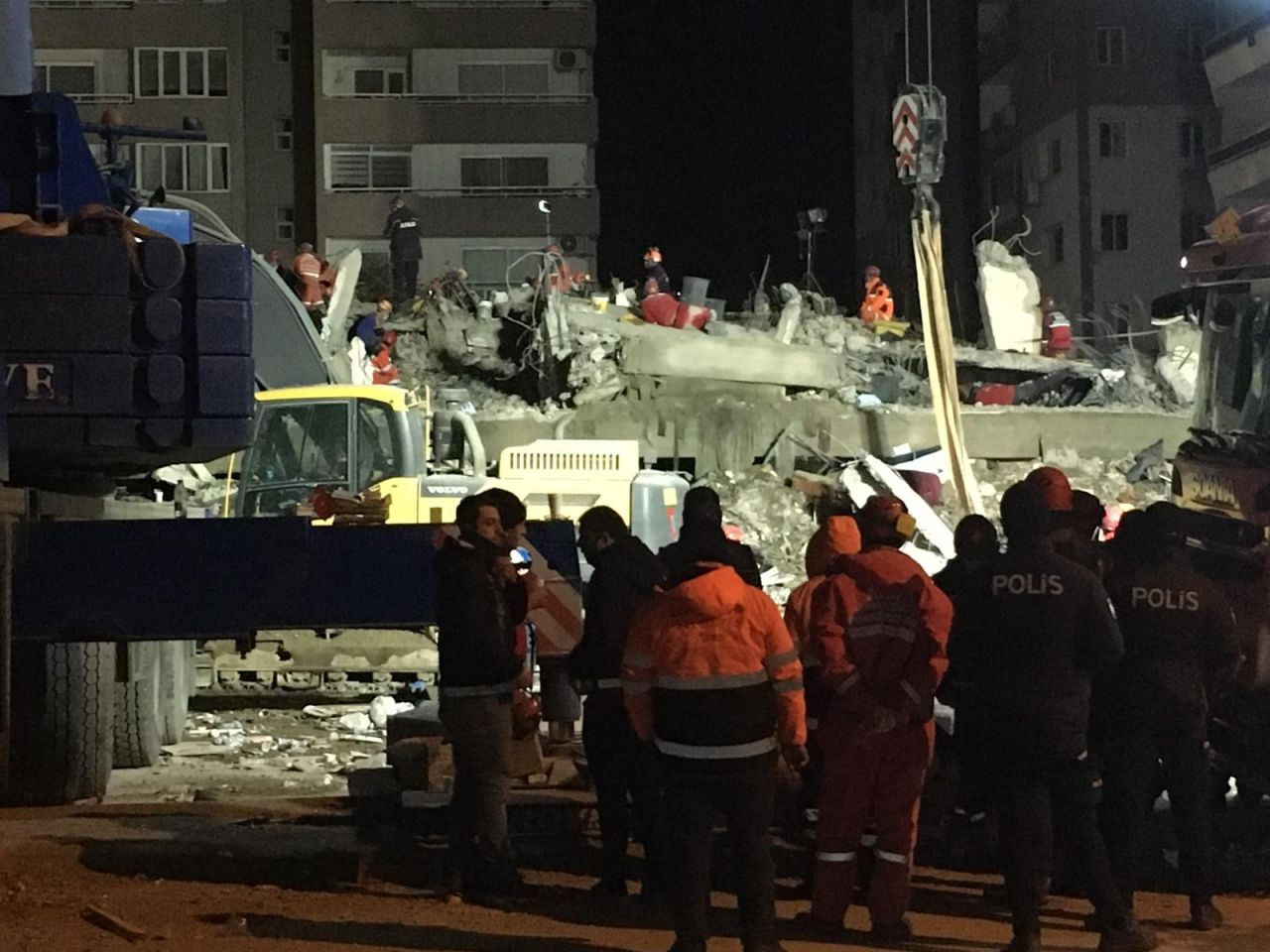 İzmir depreminin kahramanları anlattı: Gidin dendiğinde bütün ekibimizin yüzü asılıyor