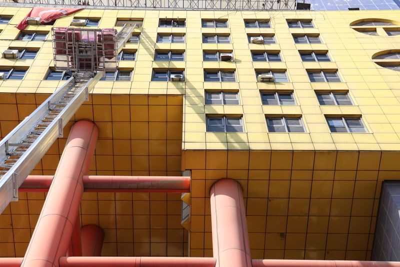 Kahramanmaraş'taki dünyanın en saçma binasından kaçış başladı