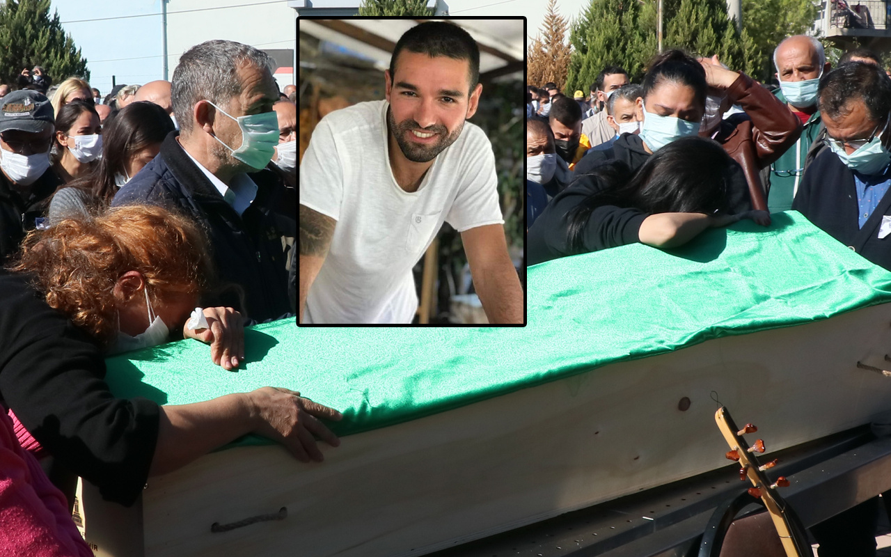 İzmir'de Ali Çağın Kaygusuz gözyaşlarıyla uğurlandı! Annesi ve nişanlısı tabuta sarıldı