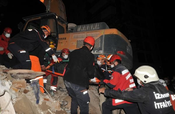 İzmir'deki depremde can kaybı 109'a yükseldi