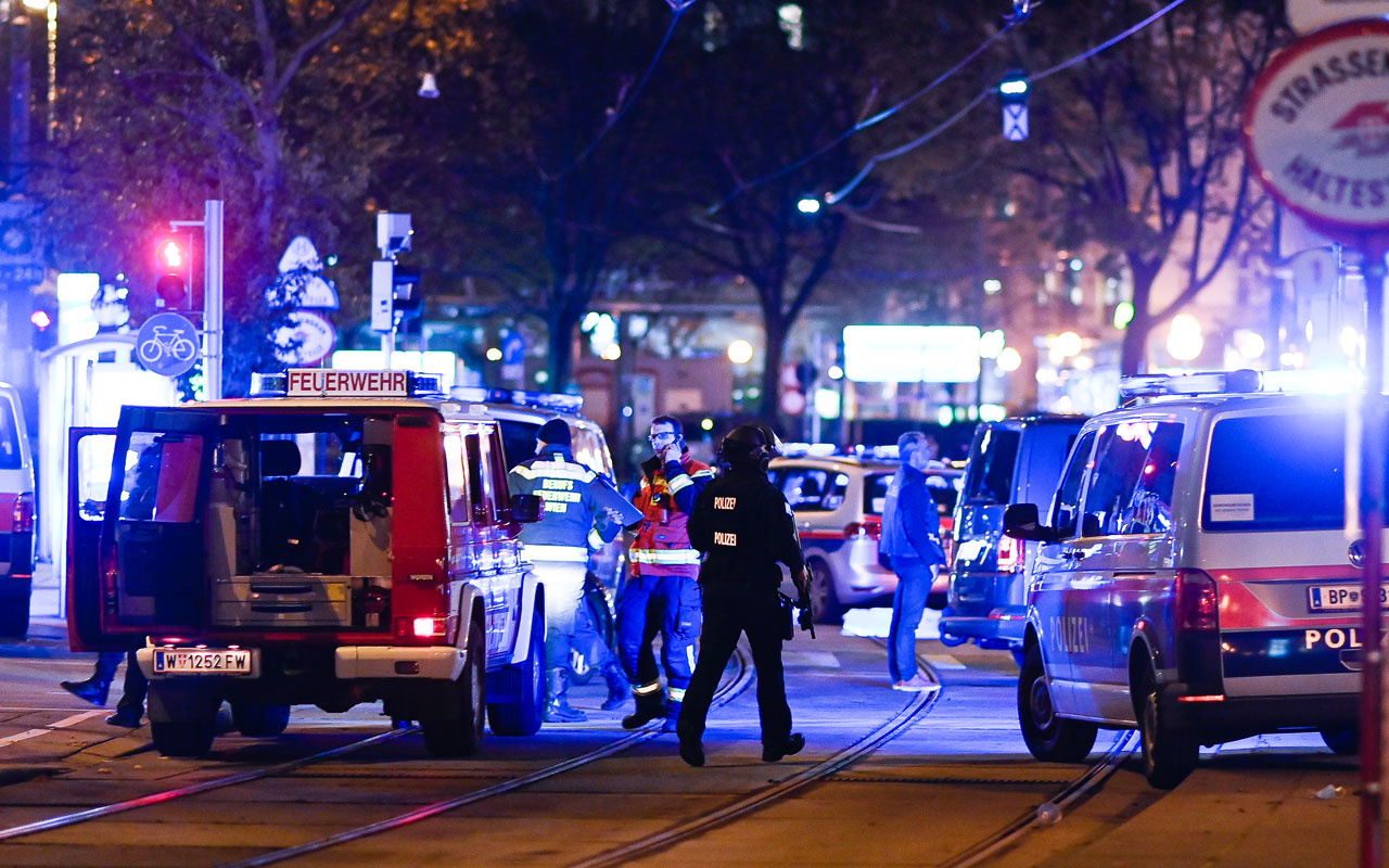 Viyana'daki saldırıda yaralanan Türk: Terörist silahını bana doğrulttu