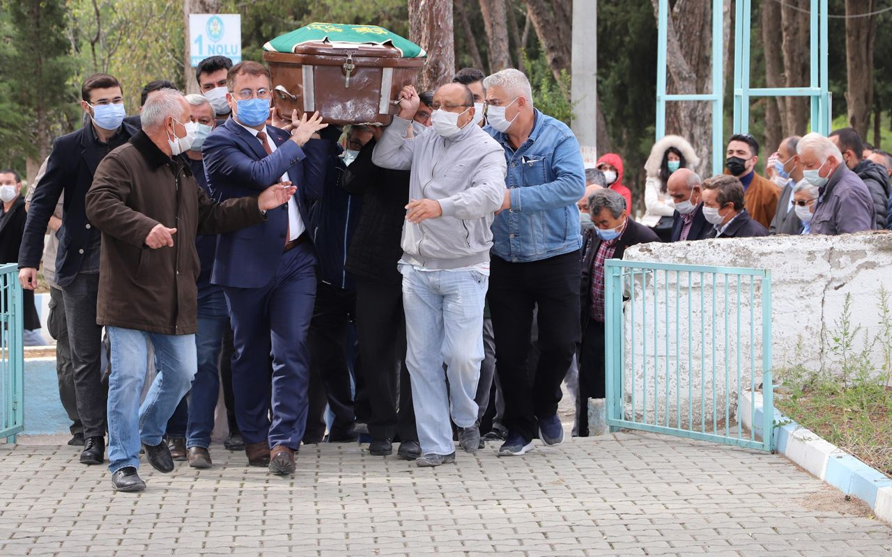İzmir'deki depremde hayatını kaybeden üniversiteli Seda toprağa verildi