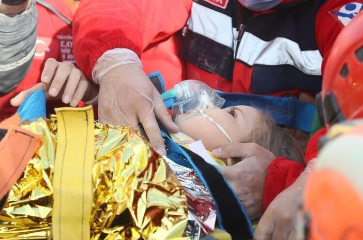 Tüm dünya İzmir depremindeki Ayda ve Elif bebek mucizelerini konuşuyor!