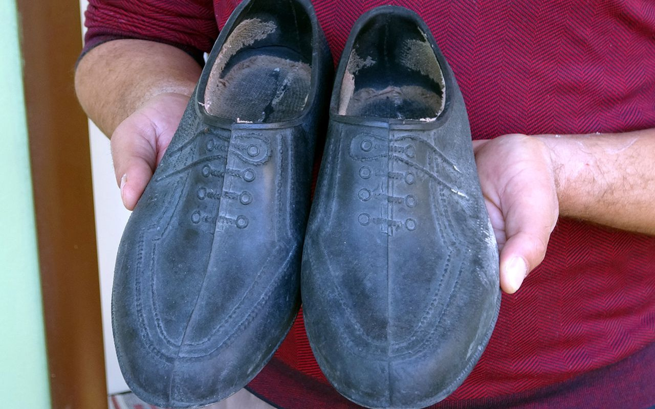Van'da işe giderken şok oldu! Kış için aldığı ayakkabının yerinde not buldu kızamadı