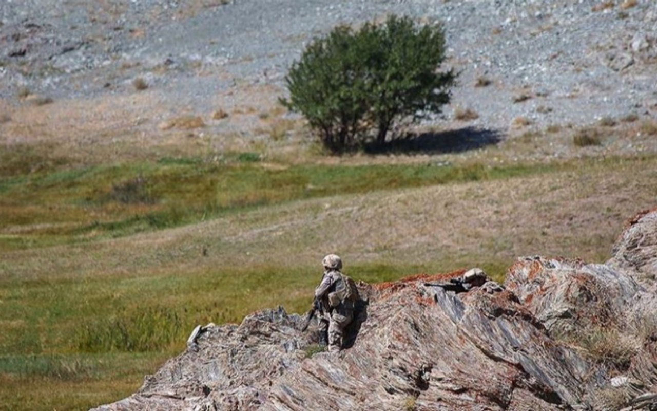 1 PKK'lı terörist daha yaşamayı tercih etti Van'da teslim oldu