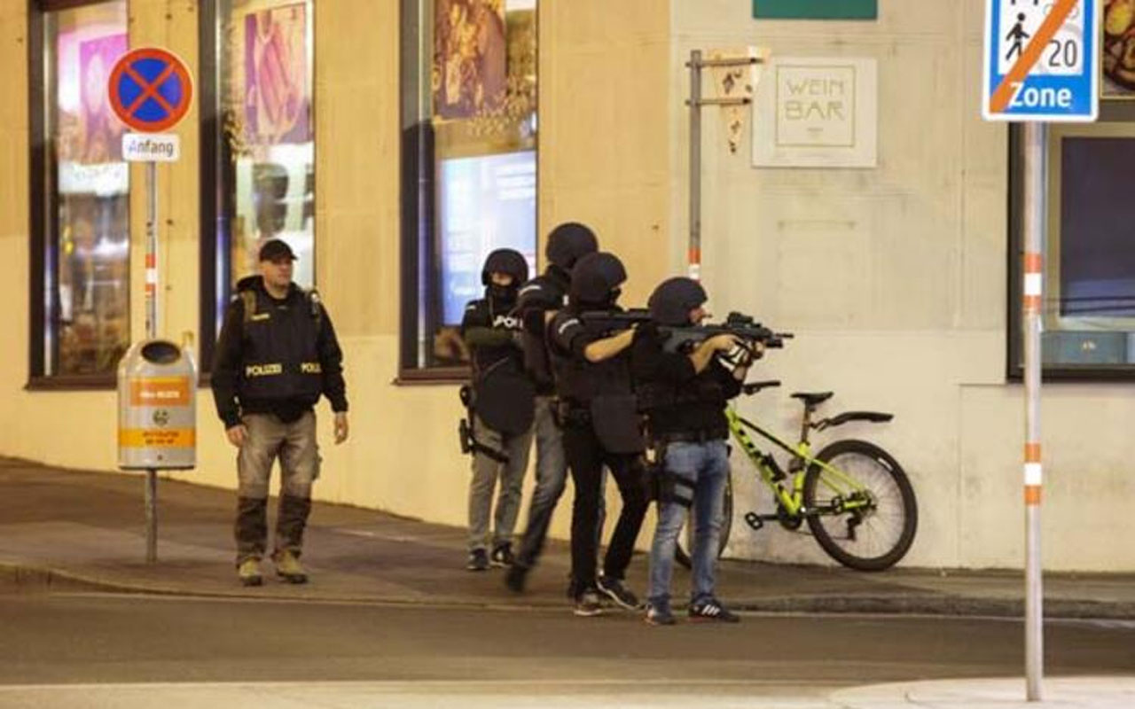 Avrupa'da terör saldırıları! Avusturya'da 'radikal camilerin' kapatılması talimatı