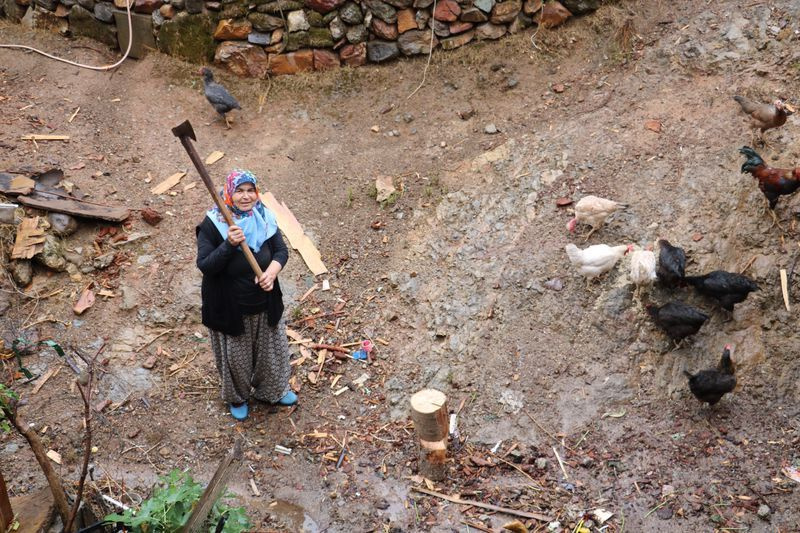 Kahramanmaraş'ta 57 yaşındaki köylü kadın sosyal medya fenomeni oldu!