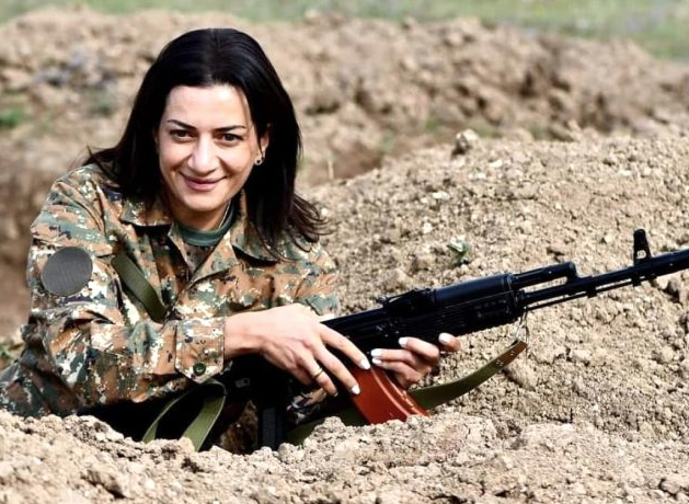 Paşinyan'ın eşi kadın asker yetiştiriyor! Karabağ'da çatışacaklar