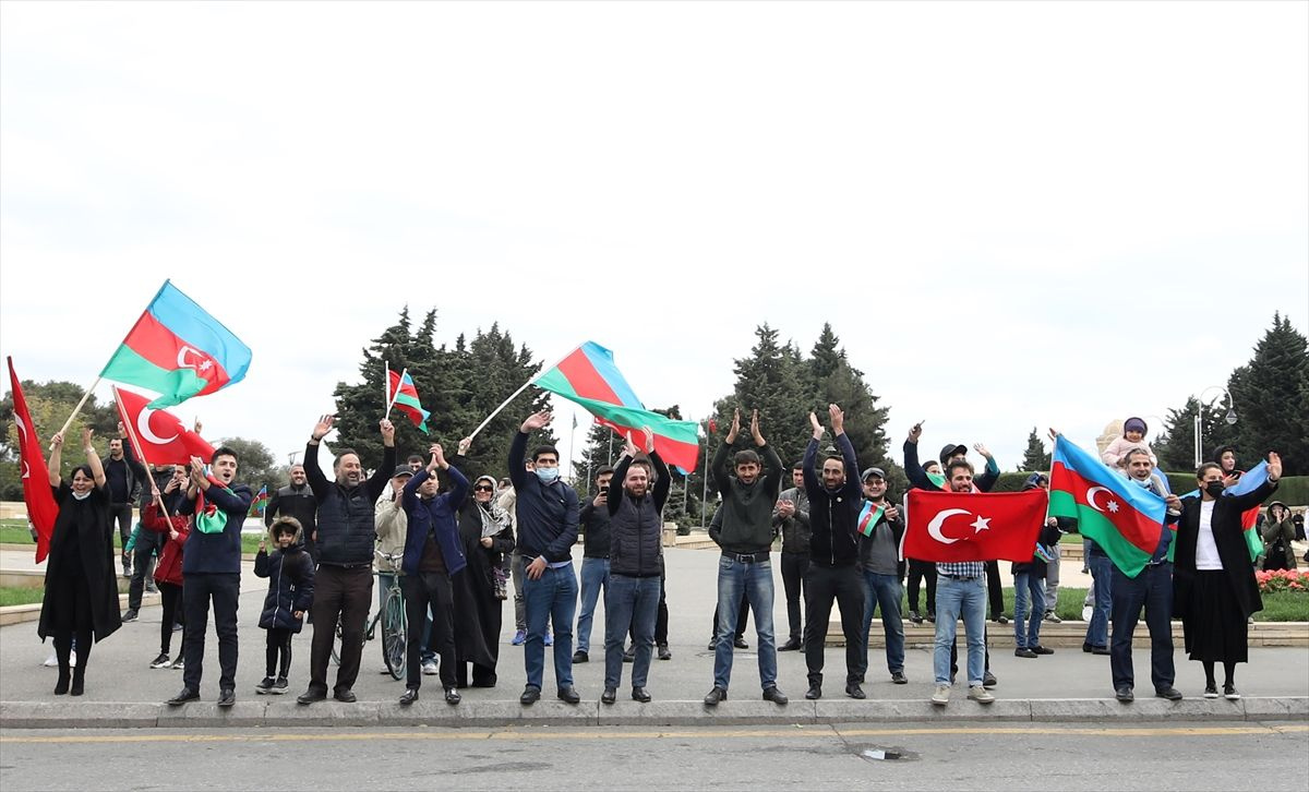 Azerbaycanlılar Şuşa'nın işgalden kurtarılışını coşkuyla kutladı