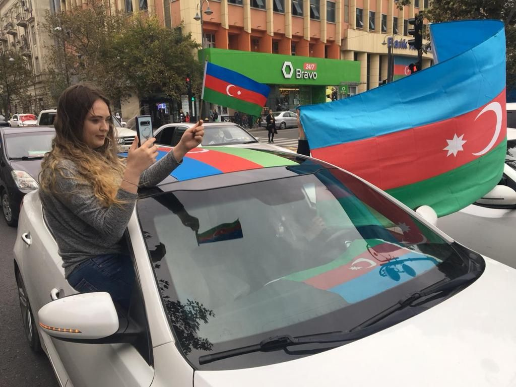 Azerbaycanlılar Şuşa'nın işgalden kurtarılışını coşkuyla kutladı