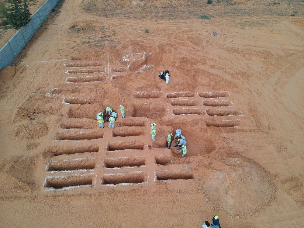 Libya'da her gün yeni toplu mezar bulunuyor! Ekipler 17 cesede daha ulaştı