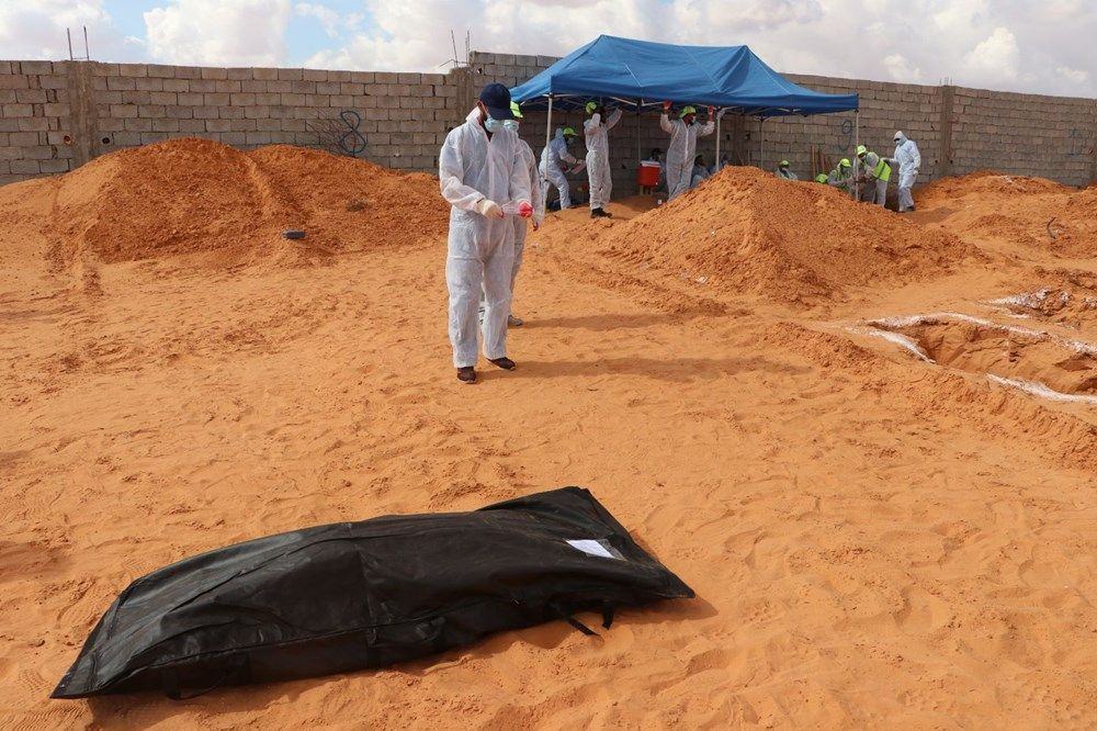 Libya'da her gün yeni toplu mezar bulunuyor! Ekipler 17 cesede daha ulaştı