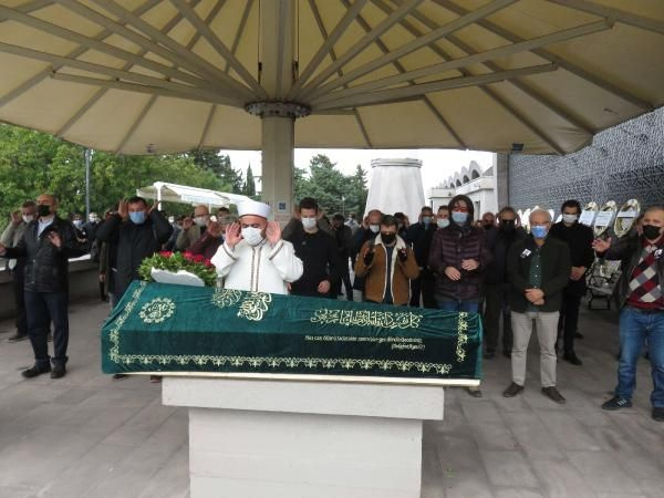 Ahmet Uz'un cenazesinde büyük ayıp! Sadece bir ünlü oyuncu törene katıldı