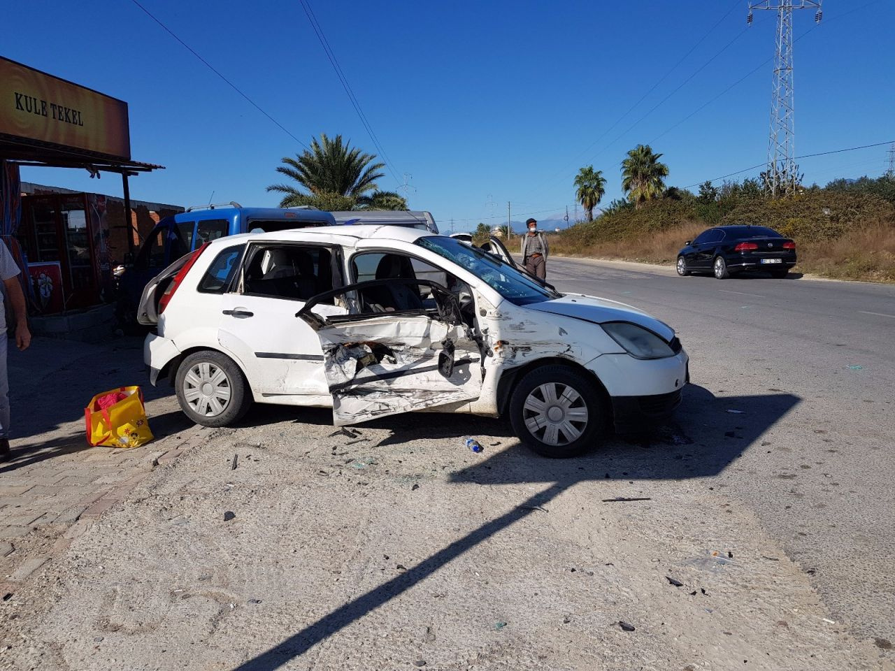 Manavgat'ta park halindeki aracın içinde hayatının şokunu yaşadı