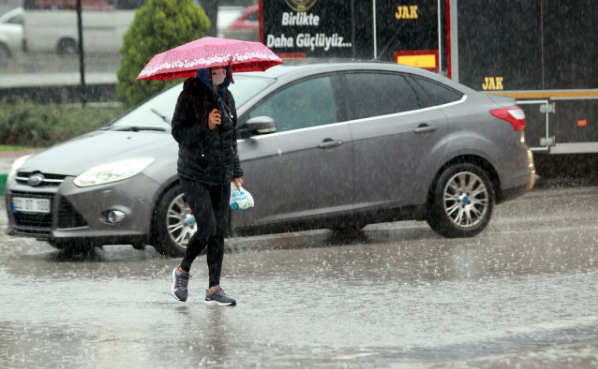 Meteoroloji'den sağanak ve sis uyarısı! İstanbullular dikkat