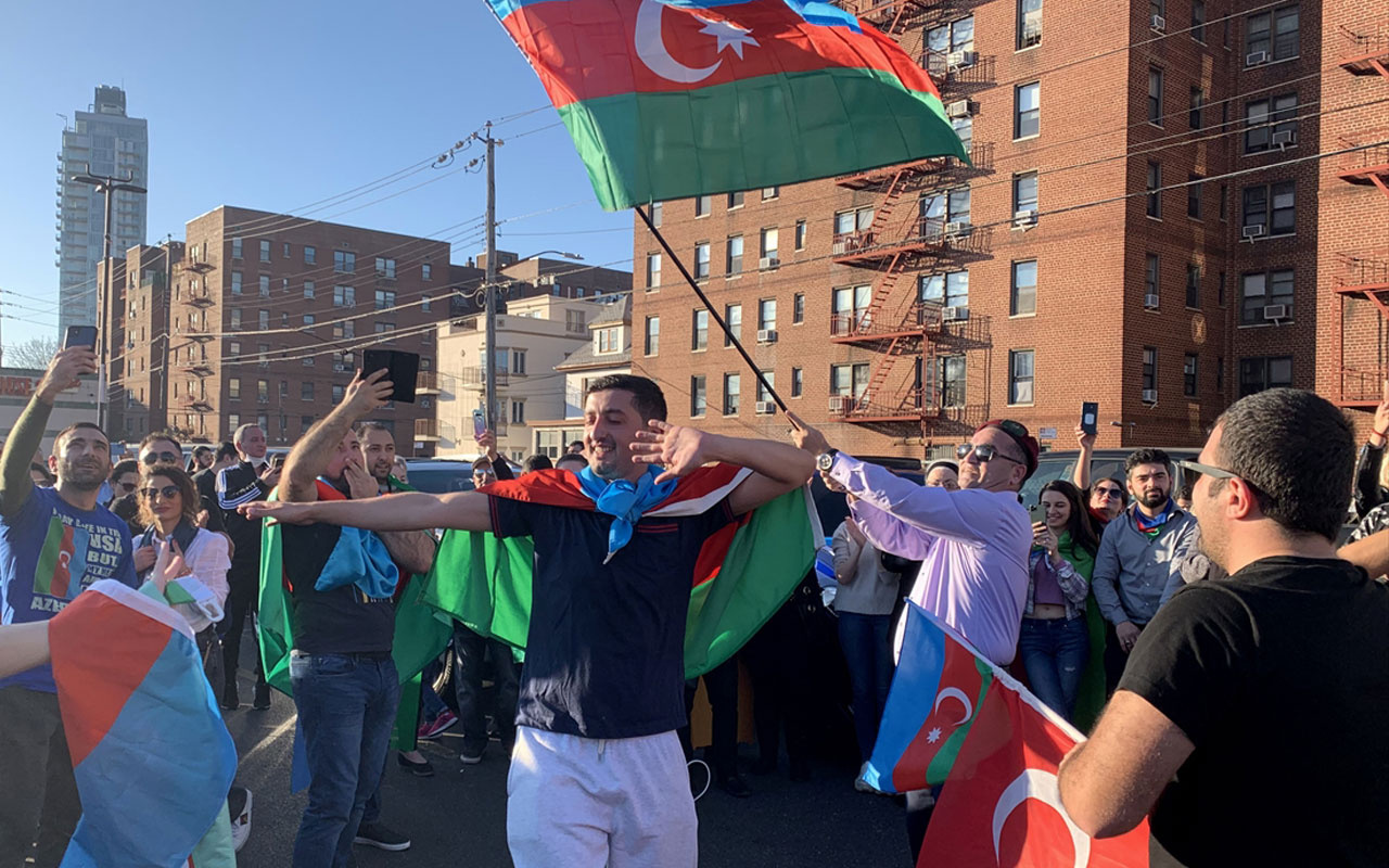 Azerbaycan'ın Şuşa'yı işgalden kurtarması New York'ta sevinçle karşılandı