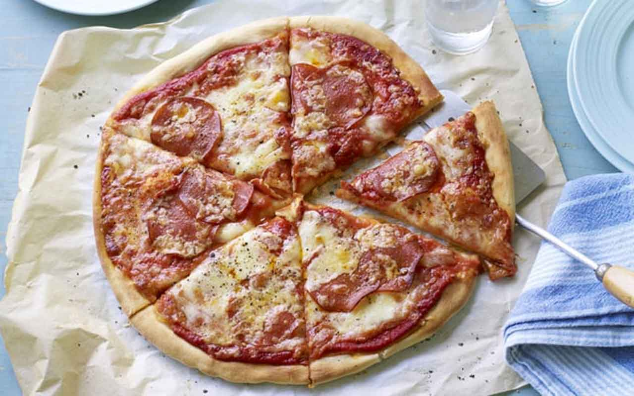 Evde pizza nasıl yapılacak parmaklarınızı yiyeceksiniz!