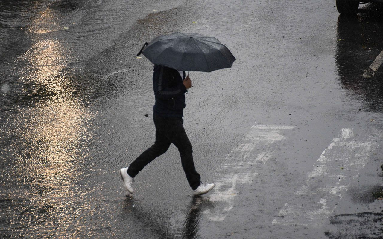 Meteoroloji'den İstanbul için son dakika sağanak uyarısı! Bu saatlere dikkat