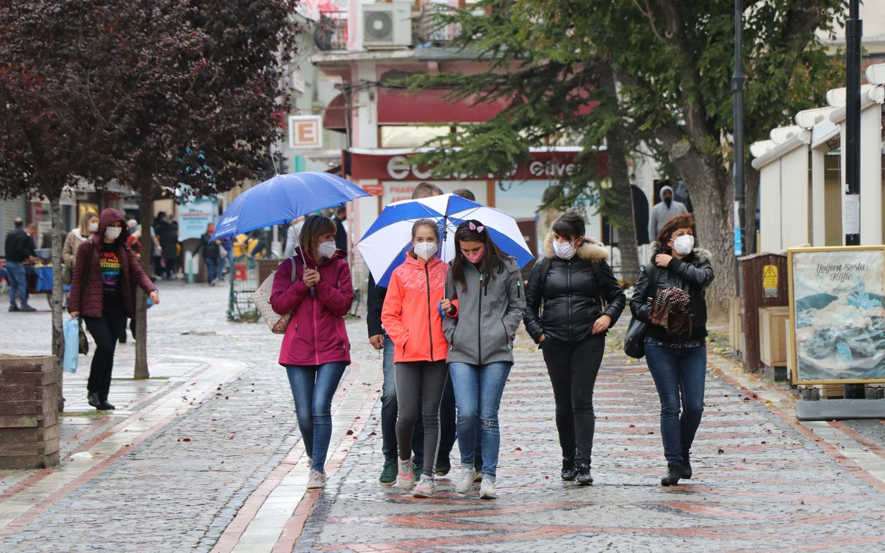 Meteoroloji'den İstanbul için son dakika sağanak uyarısı! Bu saatlere dikkat