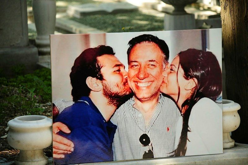 Ali Sunal babası Kemal Sunal için paylaştı duygusal mesajına beğeni yağdı