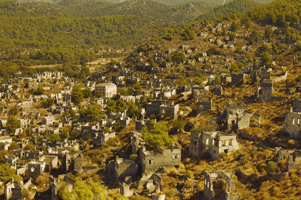 İngiliz yazar Türkiye'nin hayalet köyünü ziyaret etti! Anlattıkları herkesi şaşırttı