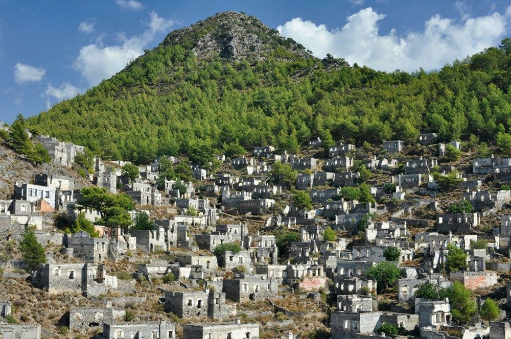 İngiliz yazar Türkiye'nin hayalet köyünü ziyaret etti! Anlattıkları herkesi şaşırttı