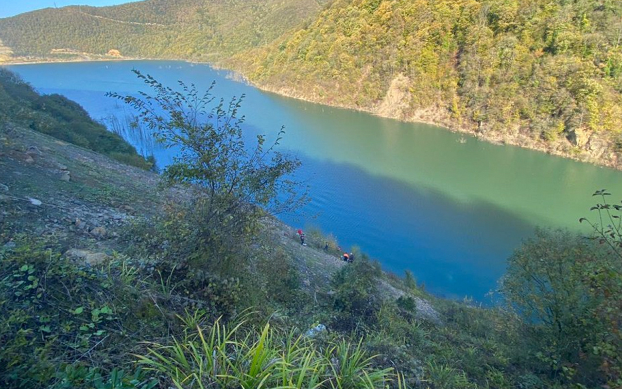 Bartın’da otomobil baraj gölüne uçtu: 2 ölü