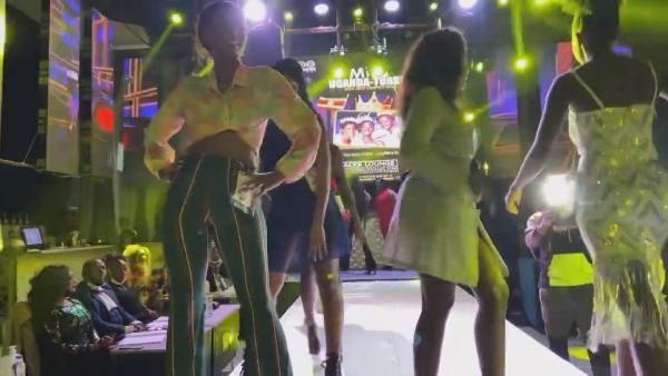 Esenyurt'ta gece kulübünde "Miss Uganda" güzellik yarışması! Şampanyalar peş peşe patlatıldı