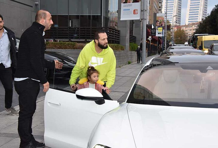 Şarkıcı Berkay Şahin'in son model arabasının fiyatı dudak uçuklattı servet değerinde