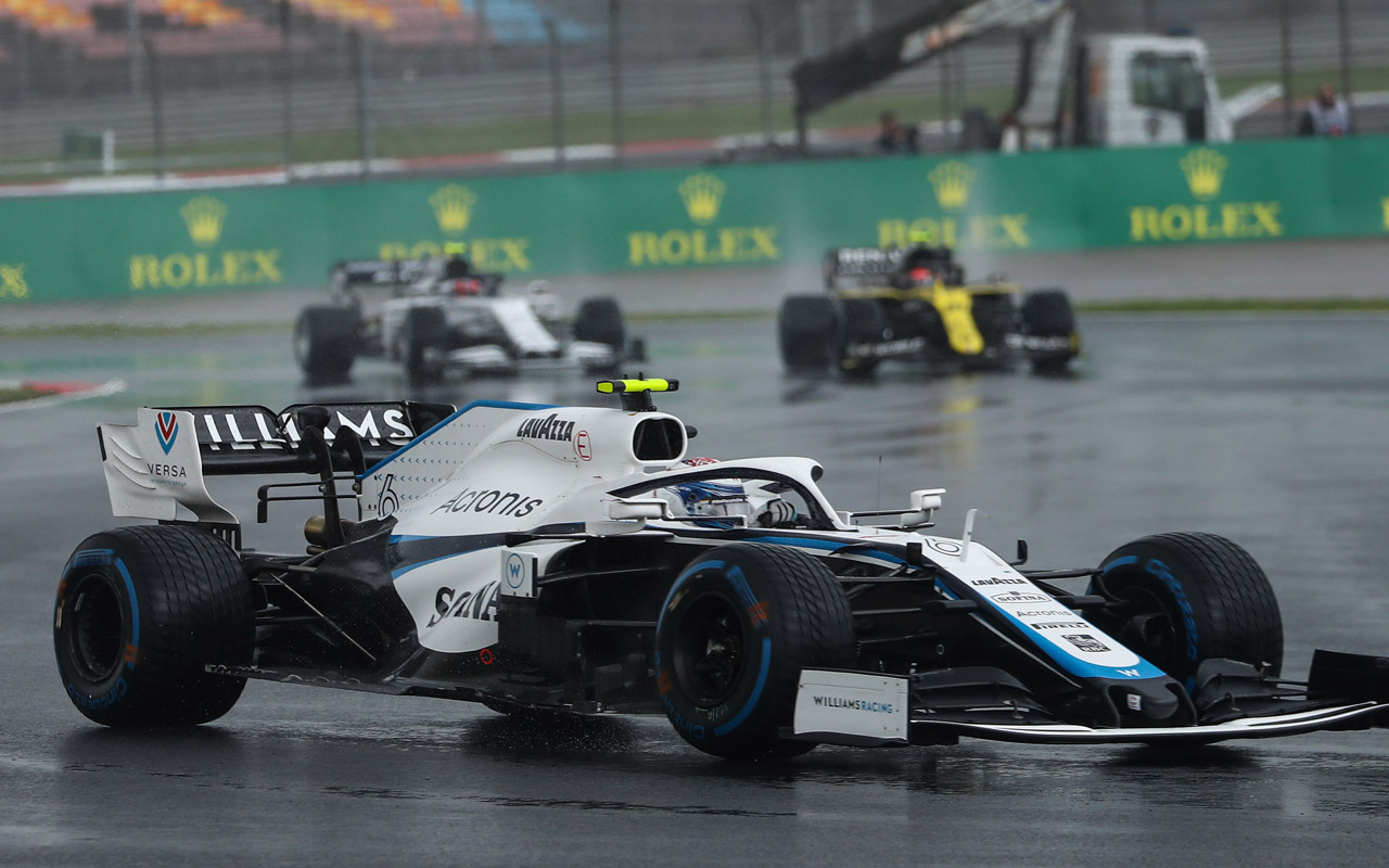 FIA, Türkiye Grand Prix'inin sıralama turlarında Sainz, Norris ve Russell'a grid cezası verdi