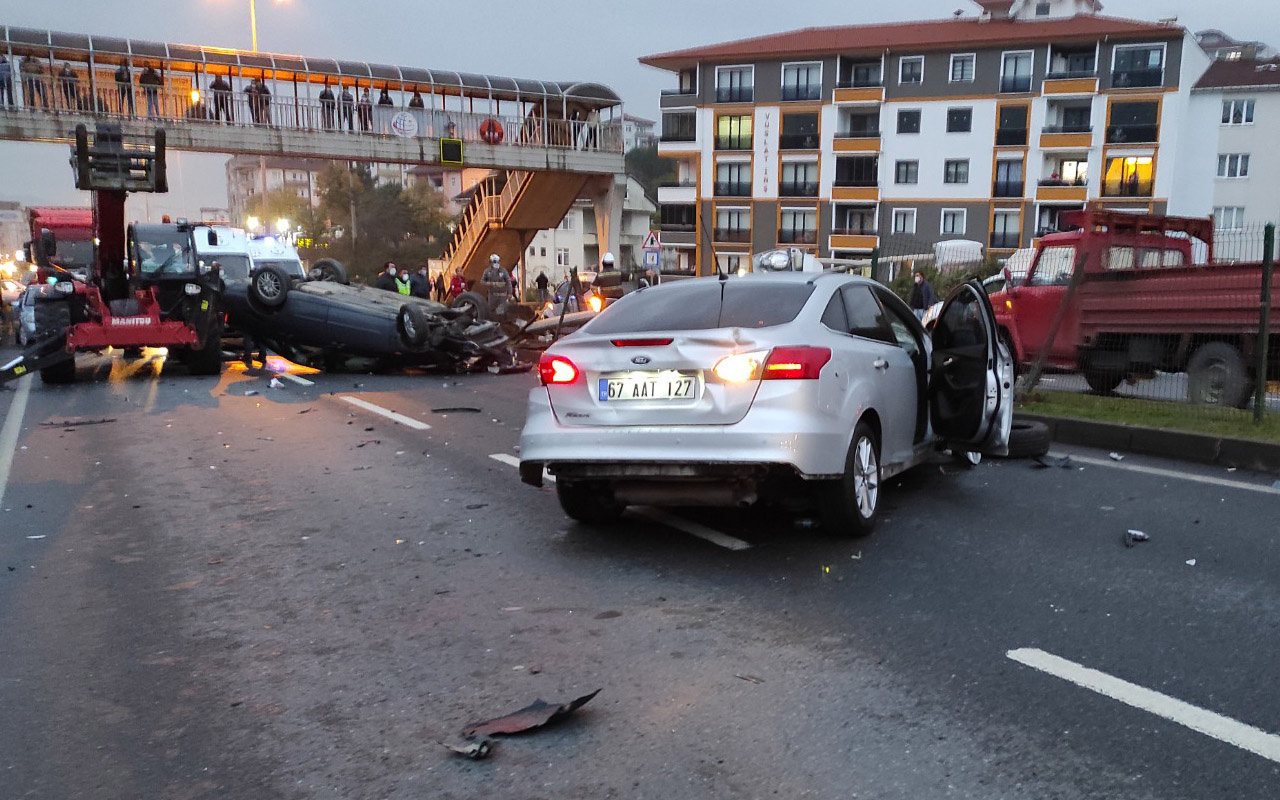 Zonguldak'ta yok böyle zincirleme kaza! Takla attı direği devirdi 5 kişi yaralandı