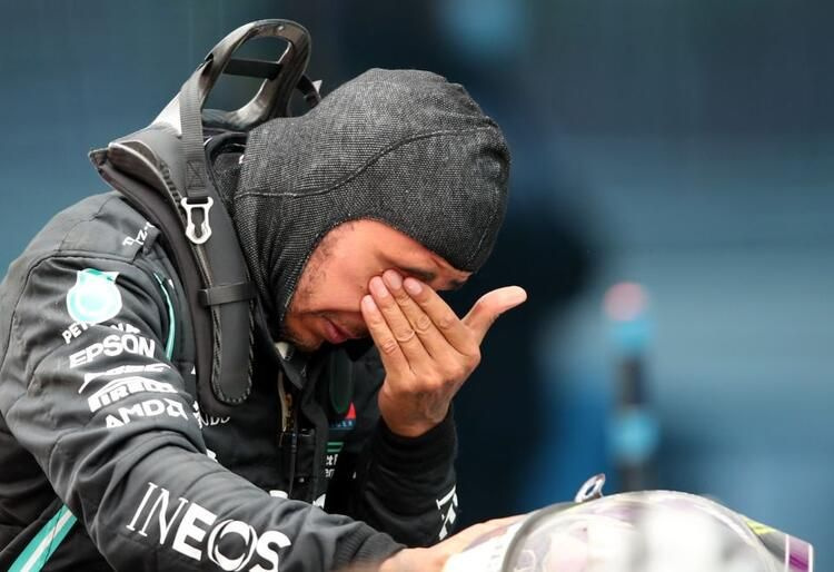 Formula 1 Türkiye'de Lewis Hamilton 7. kez şampiyon oldu! Çocuklar imkansızı hayal edin